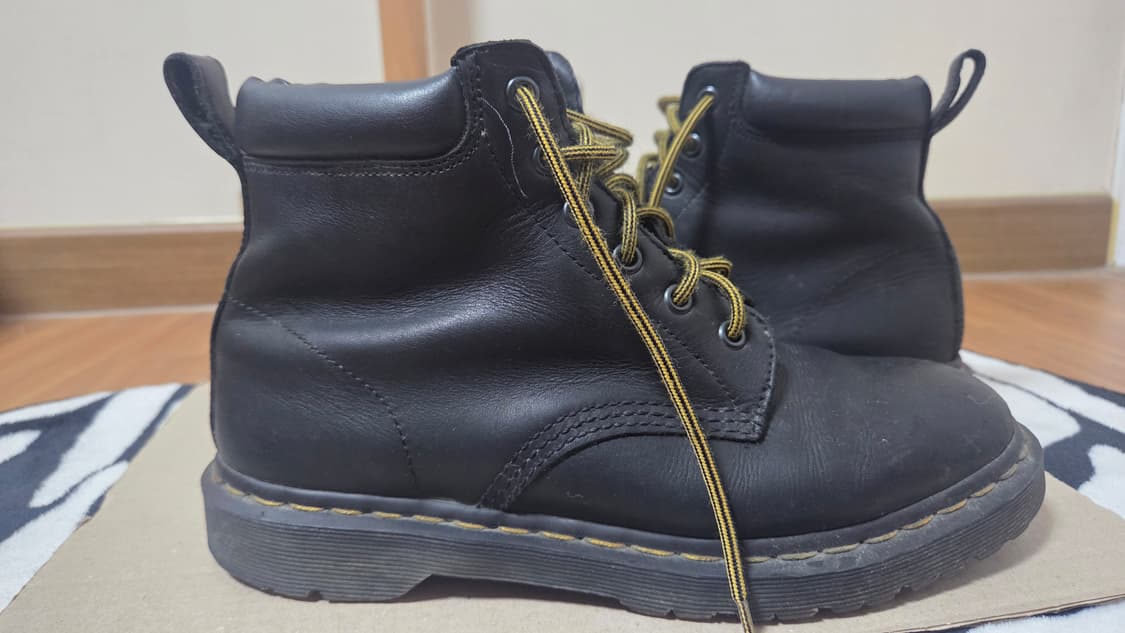닥터마틴 블랙 워커 부츠 상품이미지3