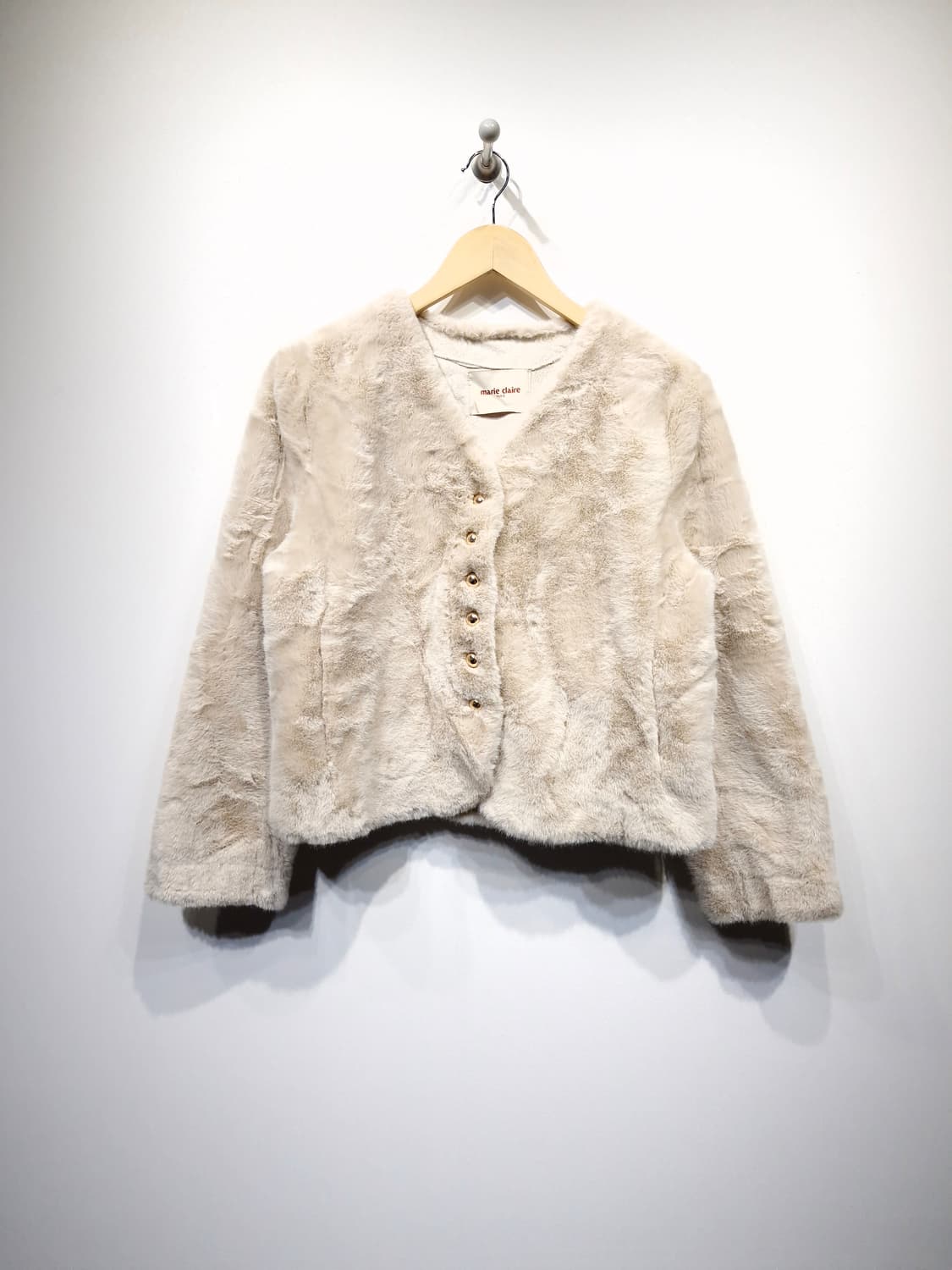 마리끌레르 24F/W 노카라 골드버튼 퍼 자켓 상품이미지3