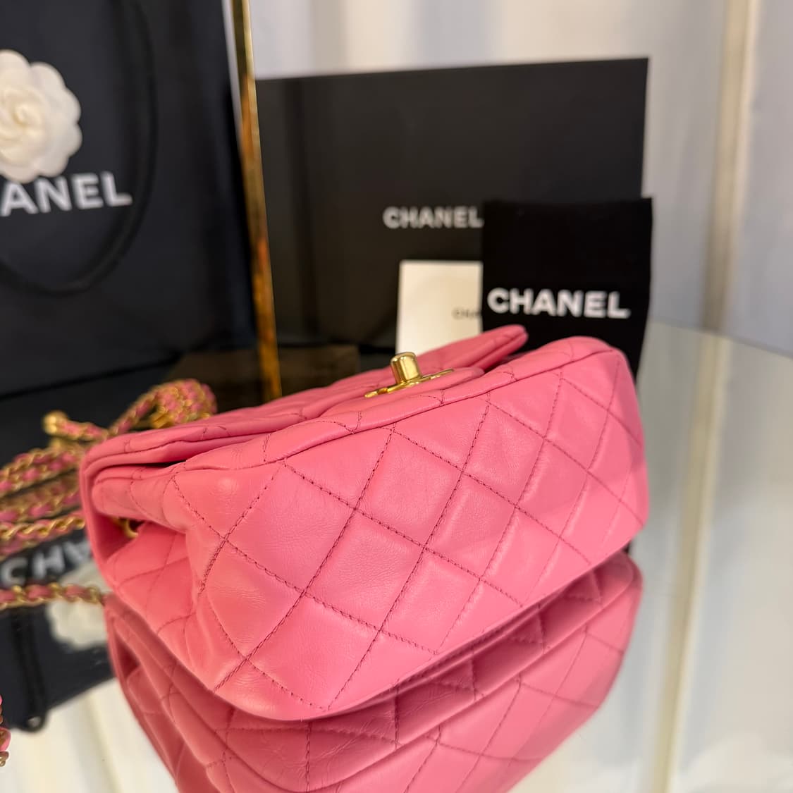 샤넬 골든볼 쁘띠삭 플랩 크로스백 상품이미지9