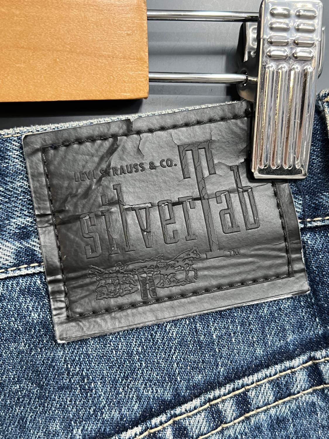 Levis Silvertab 리바이스 실버탭 루즈핏 데님 팬츠 상품이미지4