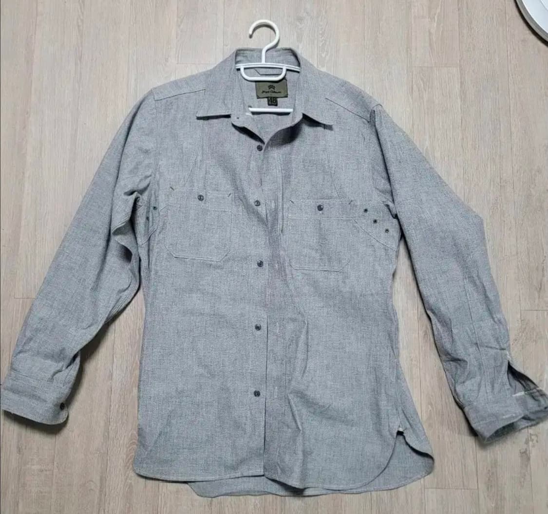 나이젤카본 뉴 메디컬 셔츠 솔트&페퍼 48 사이즈 판매합니다
 상품이미지1