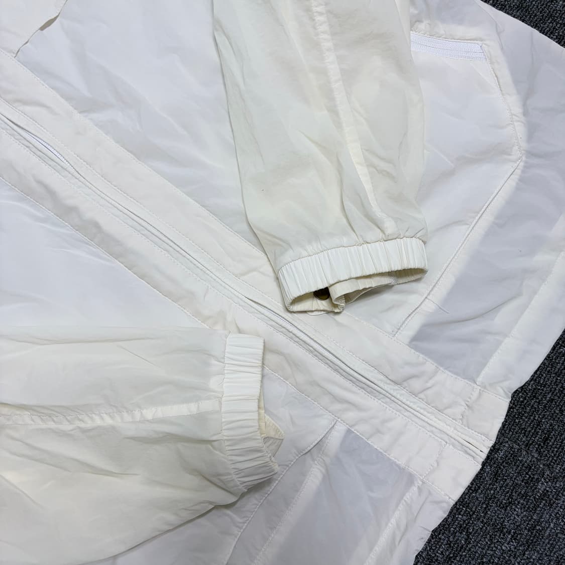 내셔널지오그래픽 유틸리티 경량 바람막이 상품이미지2