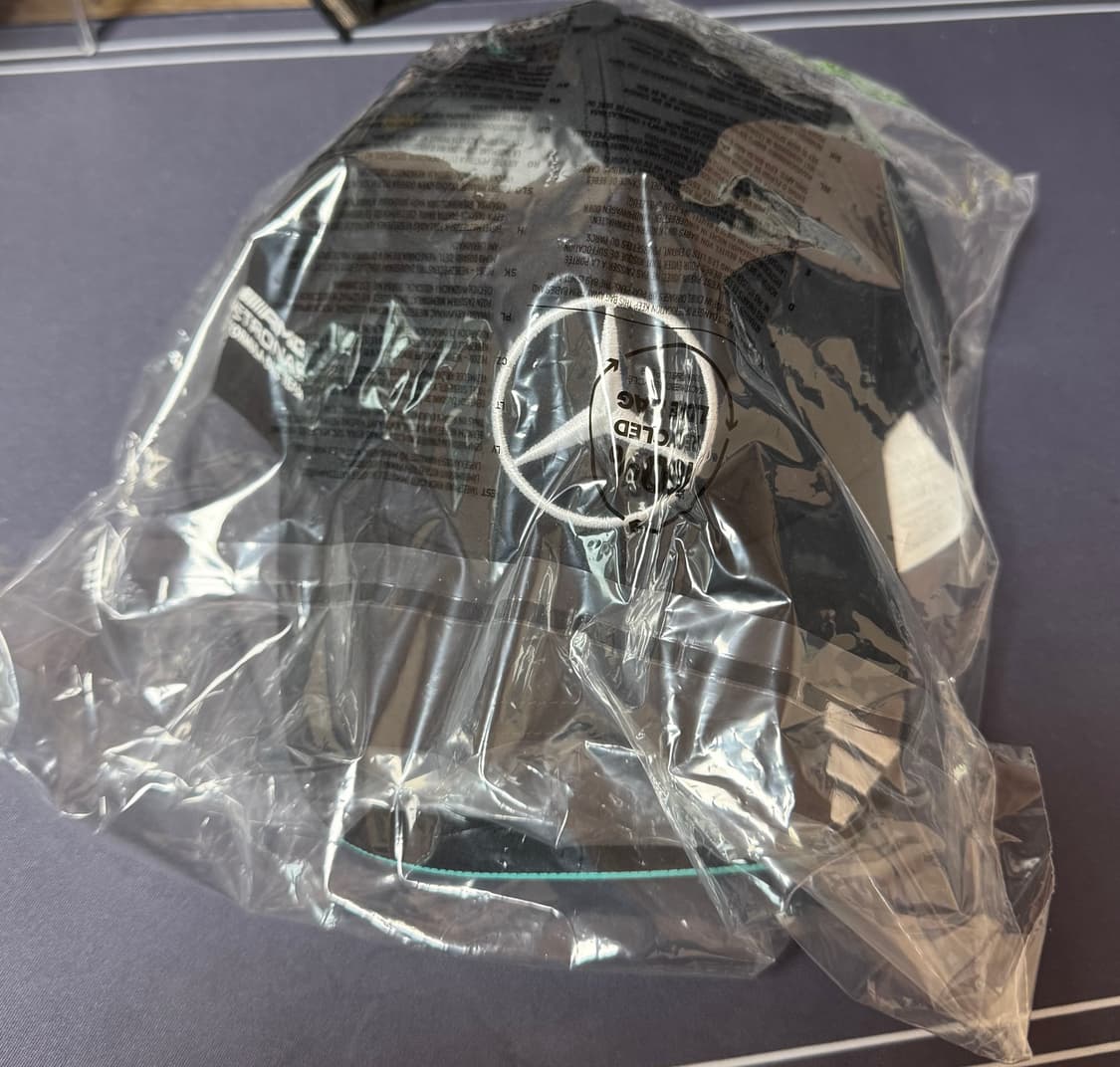 메르세데스 AMG 페트로나스 캡 상품이미지3