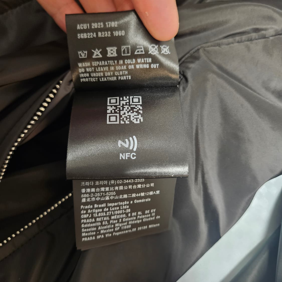 [새상품] 25f 프라다 리나일론 패딩 자켓 블랙 50사이즈 상품이미지6