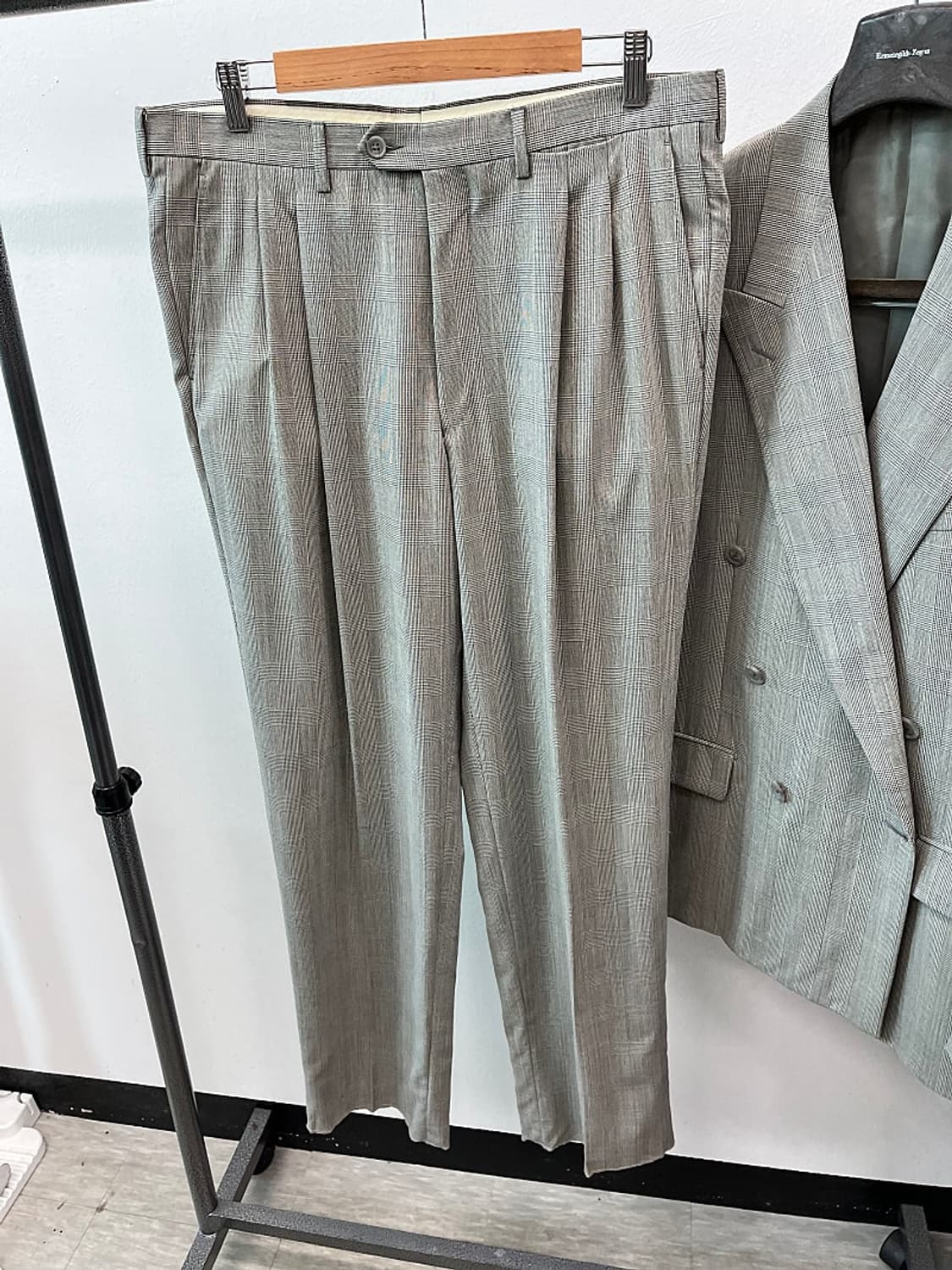 110,35-36) 꼬르넬리아니 클래식 더블슈트  상품이미지9