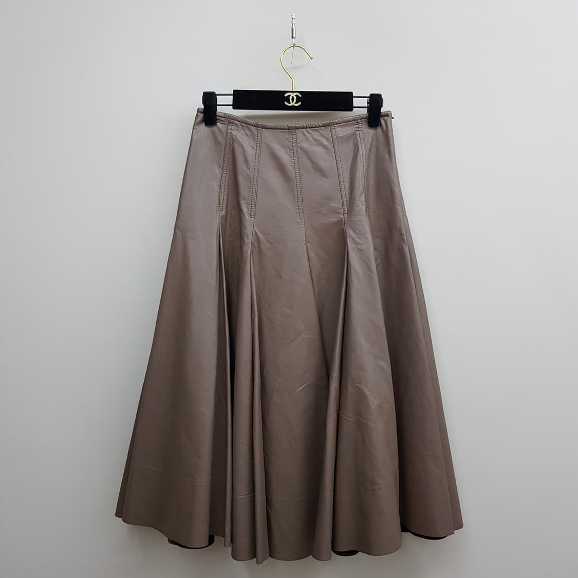 한섬 랑방 2020 플레어 레더 스커트 61-90사이즈 상품이미지1