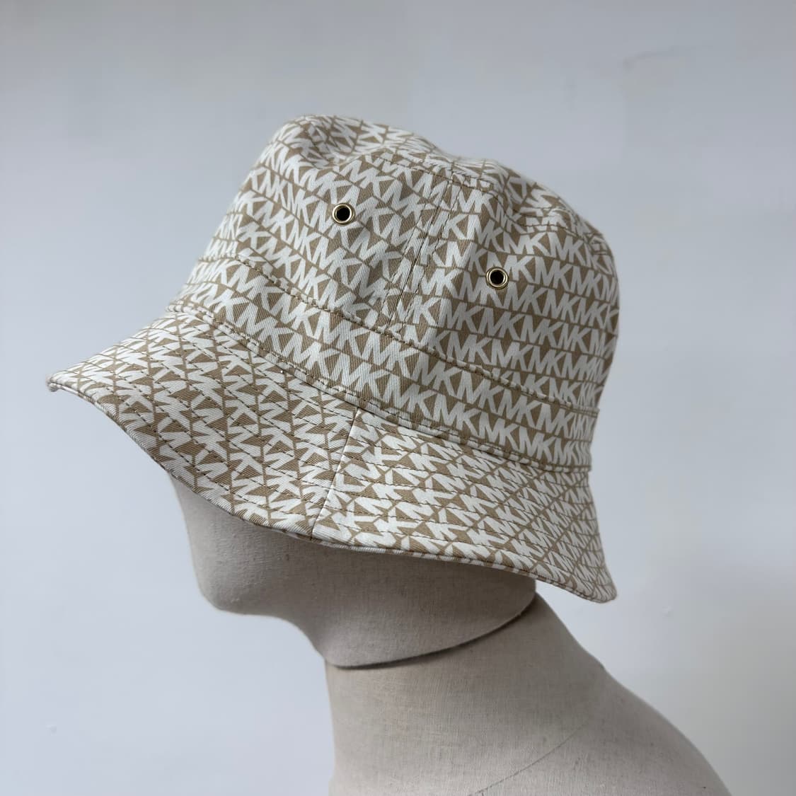 마이클코어스 시그니처 MK로고 여성 버킷햇 벙거지 모자 상품이미지4