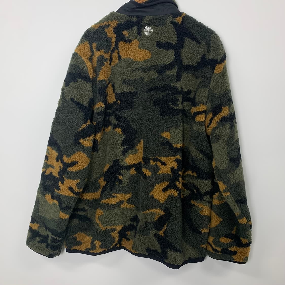 새상품 팀버랜드 카모 패턴 쉐르파 자켓 상품이미지4