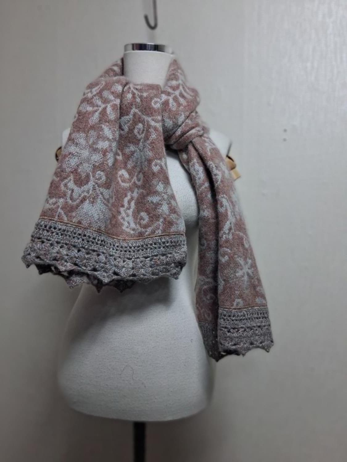 일본빈티지 울손뜨게 배색 플라워 캐시미어머플러 숄넓이 두툼 

원산지 일 상품이미지1