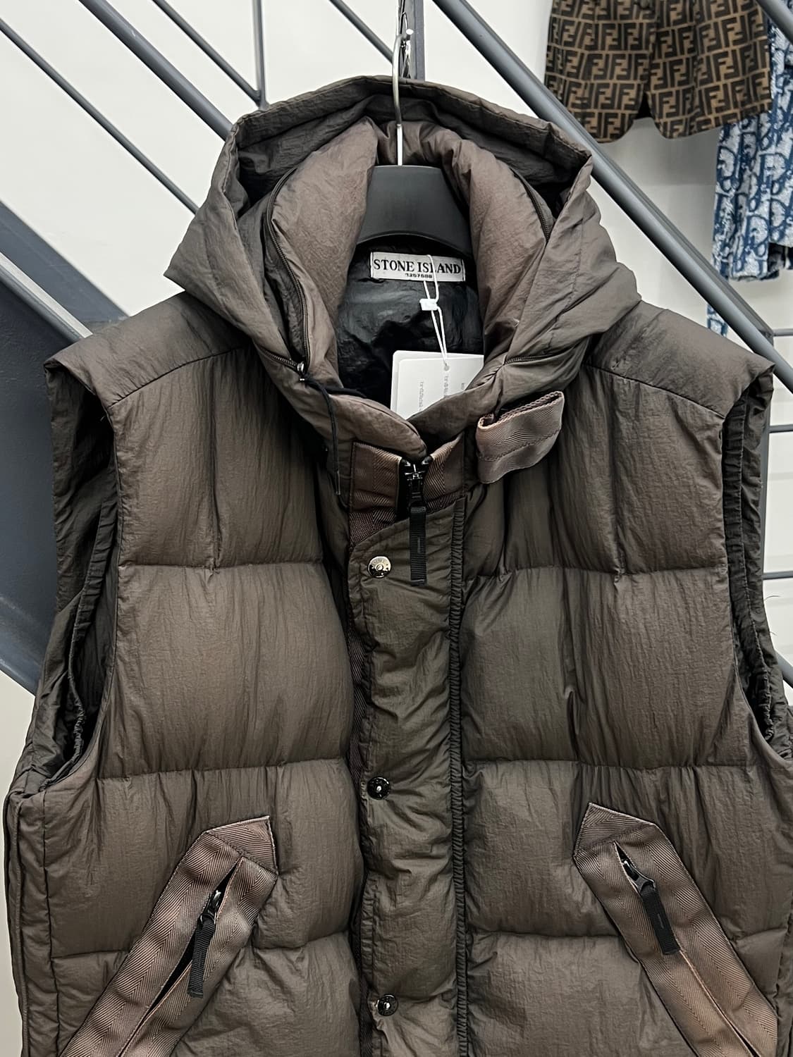 스톤아일랜드 와펜 가먼트다잉 패딩 베스트 상품이미지2