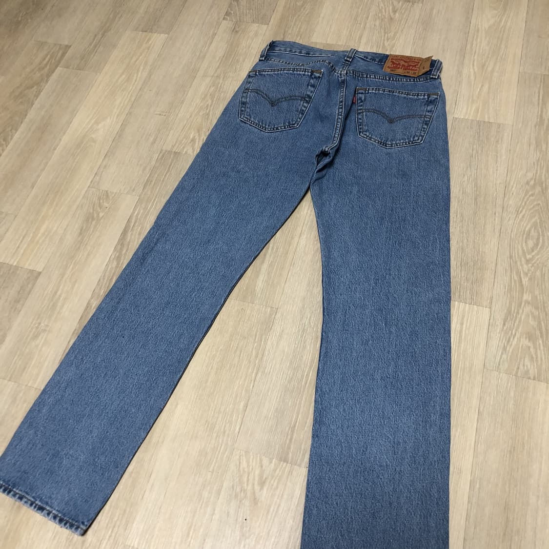 (30) 리바이스 501 스트레이트핏 연청 소프트 워시드 데님 상품이미지9