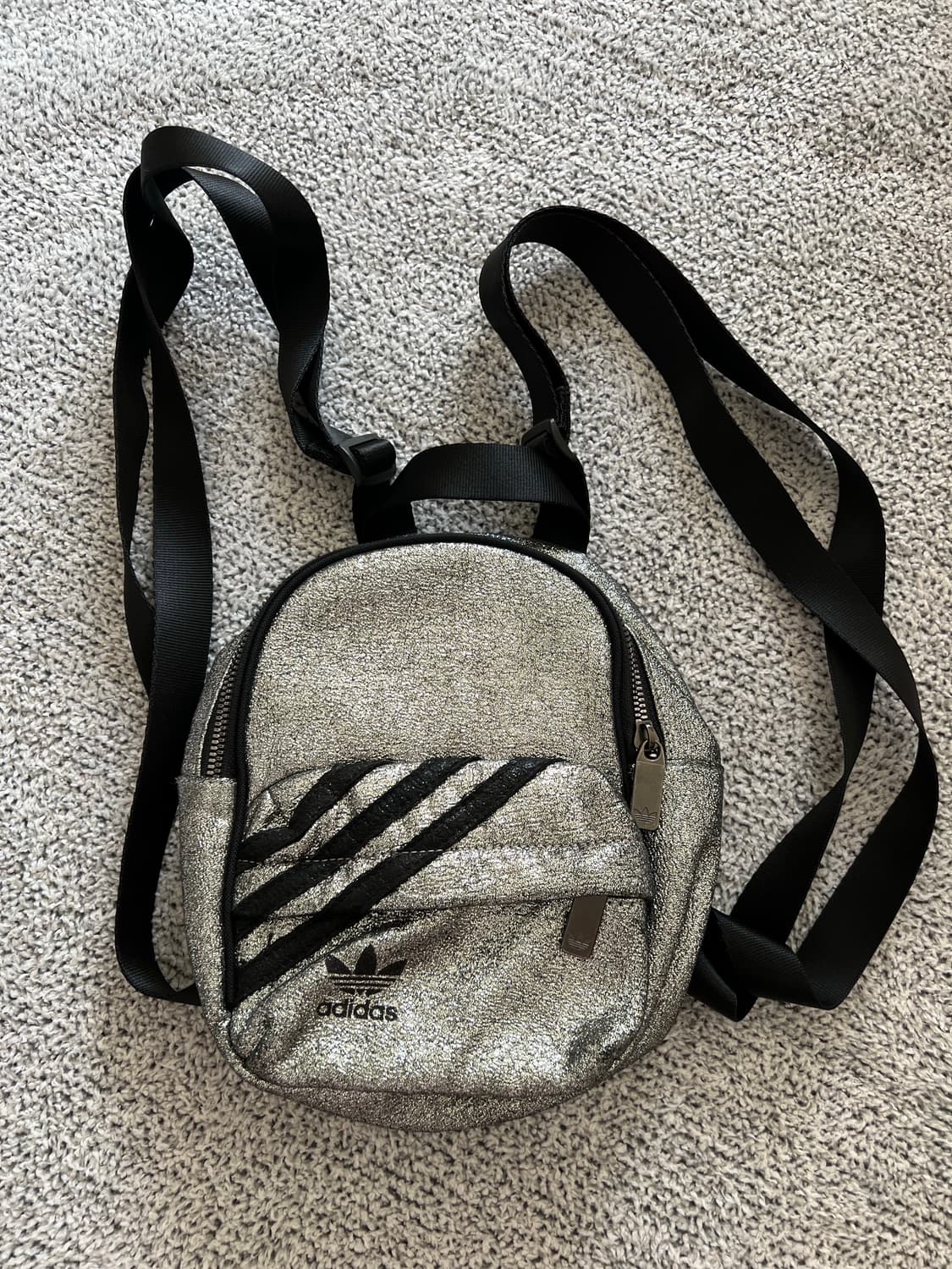 아디다스 메탈릭 미니 백팩 상품이미지2
