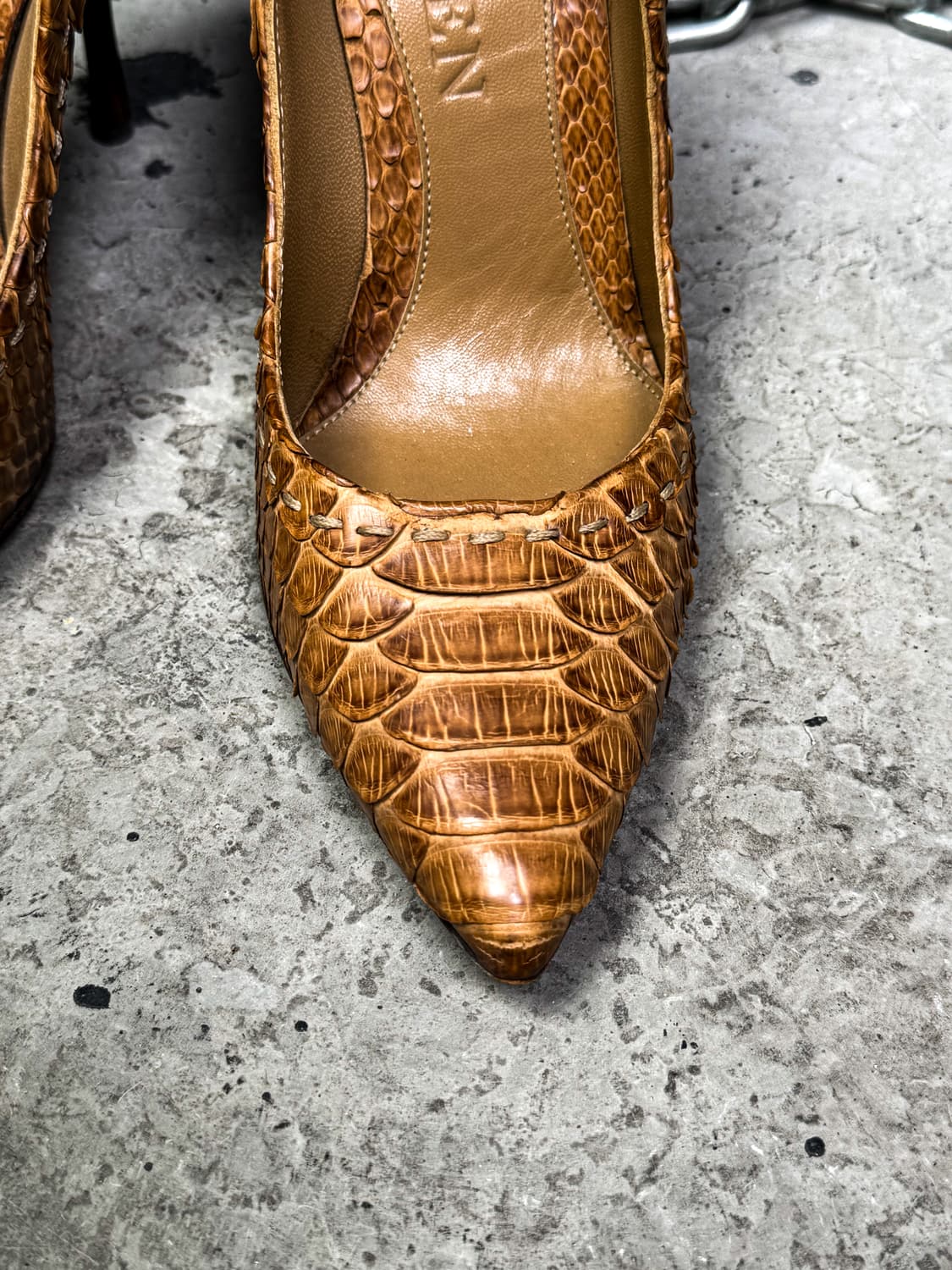 Alexander McQueen – Python Leather Heels 상품이미지4