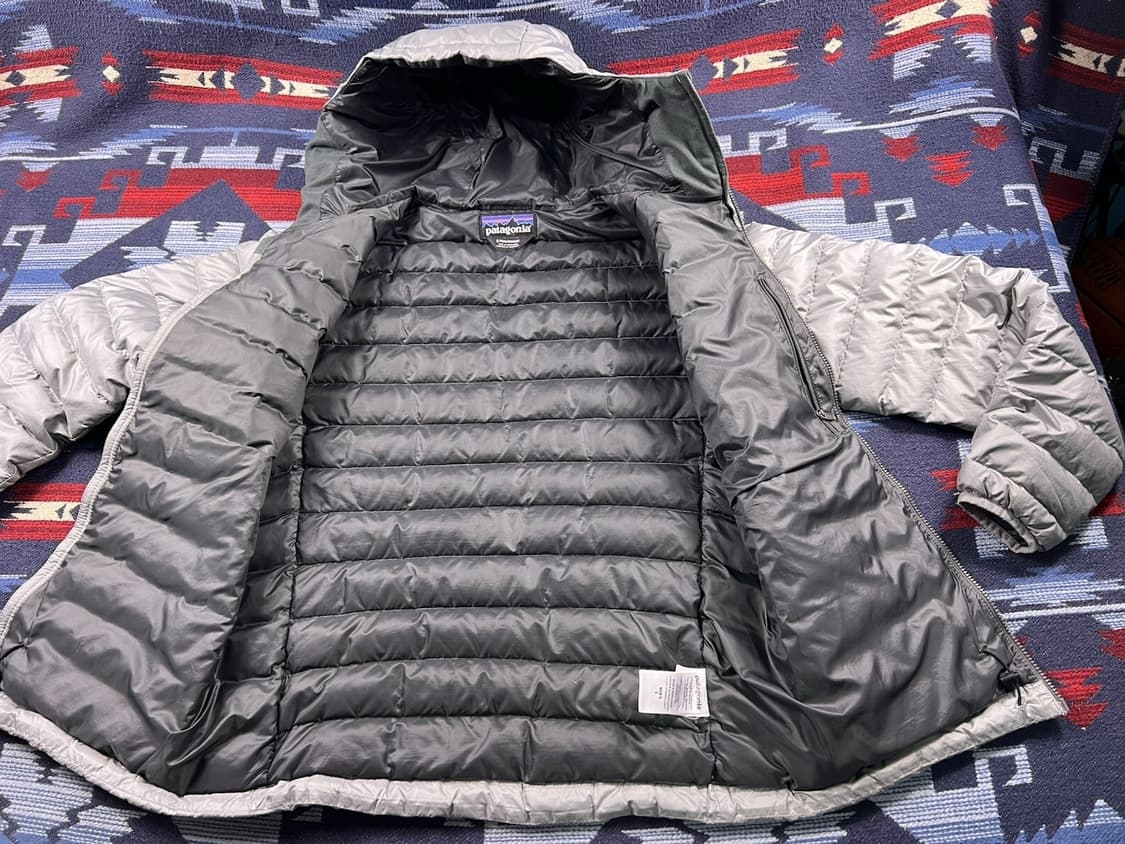 파타고니아 멘즈 후디 경량패딩 그레이 상품이미지2