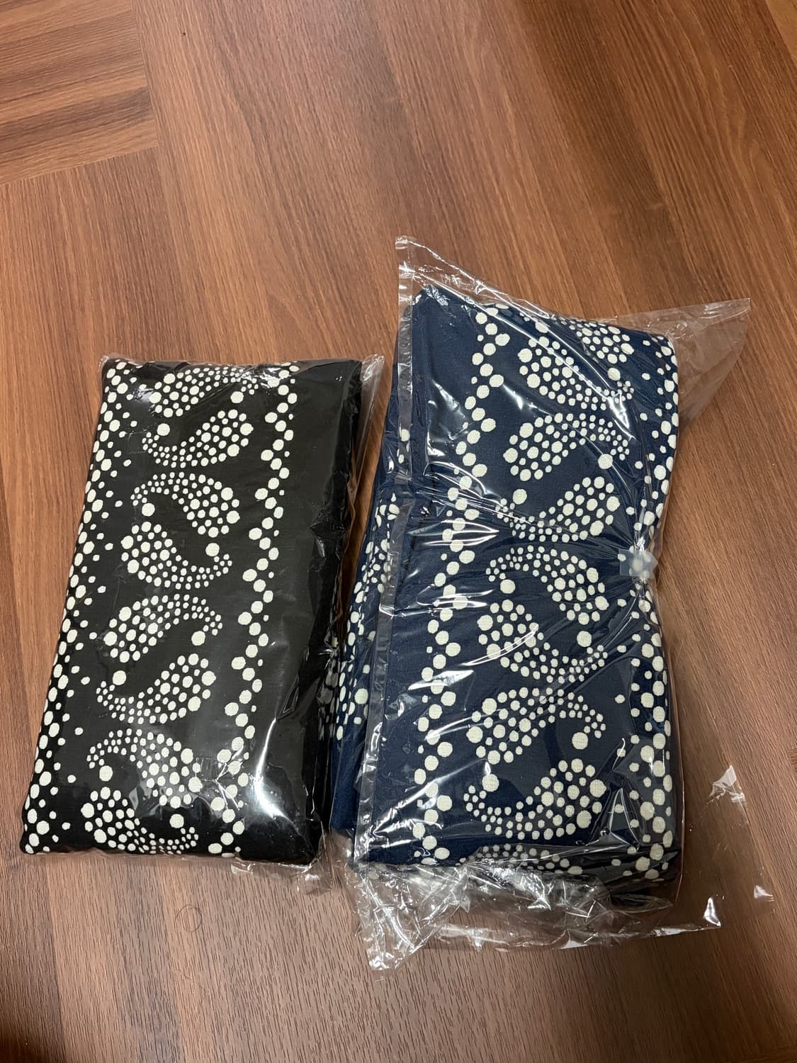 캐피탈 헴프 레이온 반다나 패턴 케사 머플러 네이비 상품이미지1