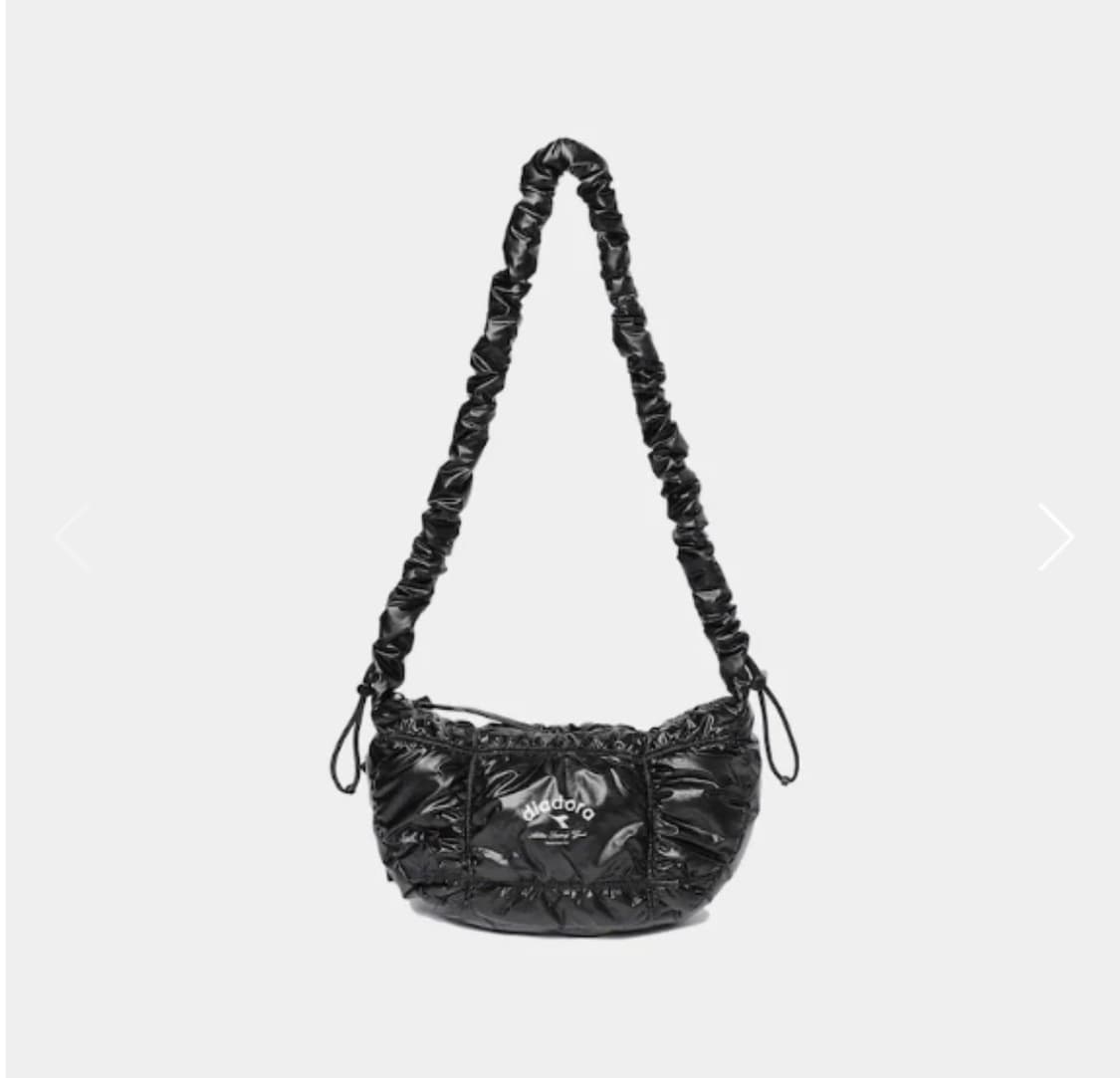 디아도라 글로시 셔링 숄더백 상품이미지1