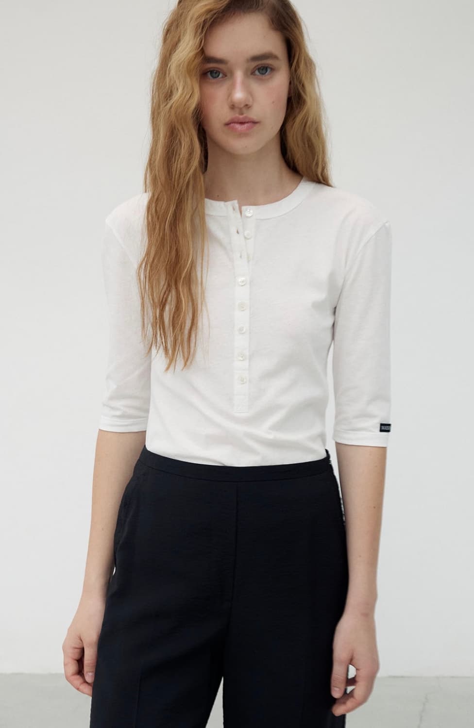 메종마레 Henley Neck Top, White 상품이미지2