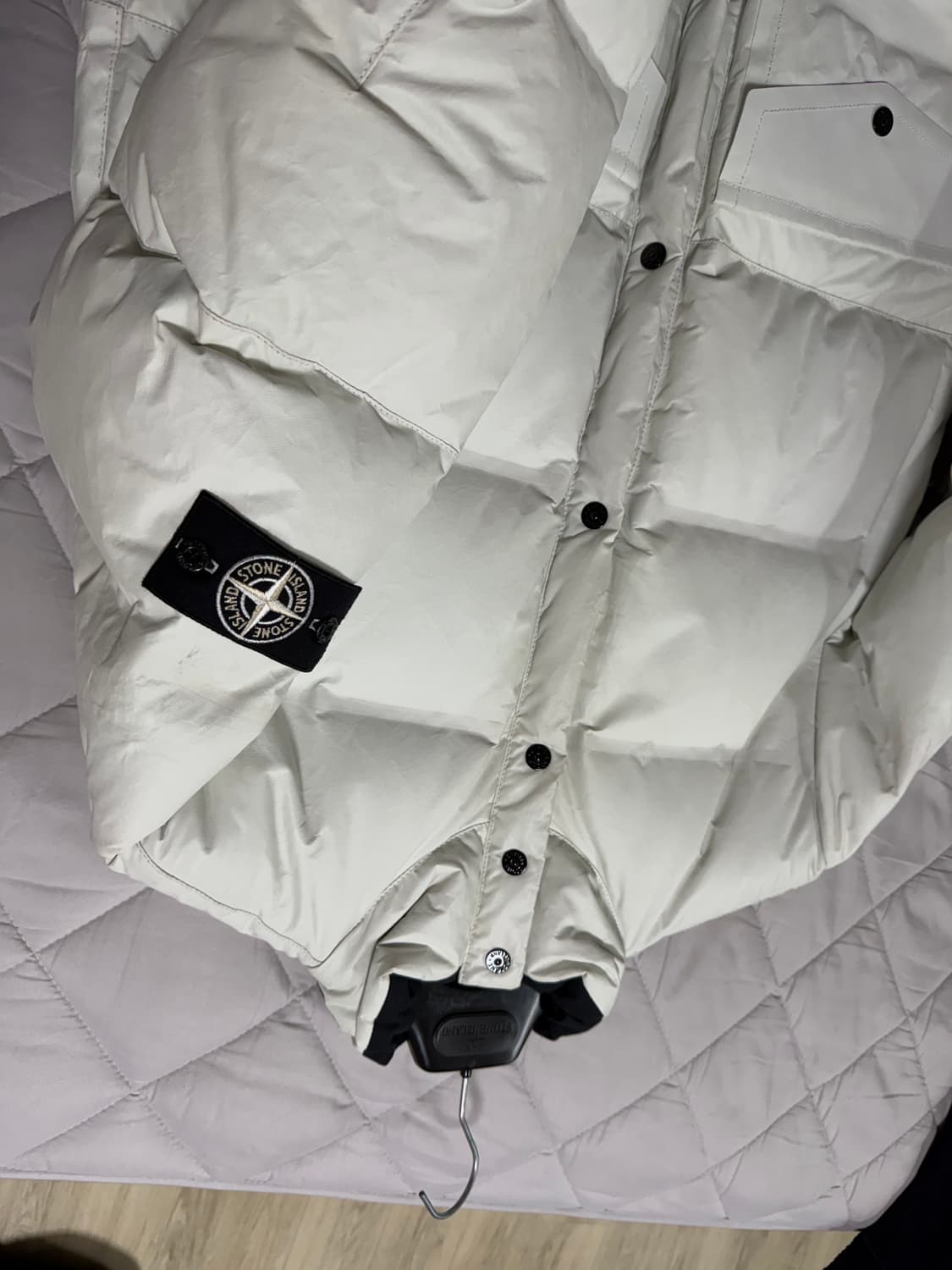 스톤아일랜드 16fw 페더웨이트 화이트와펜 상품이미지2