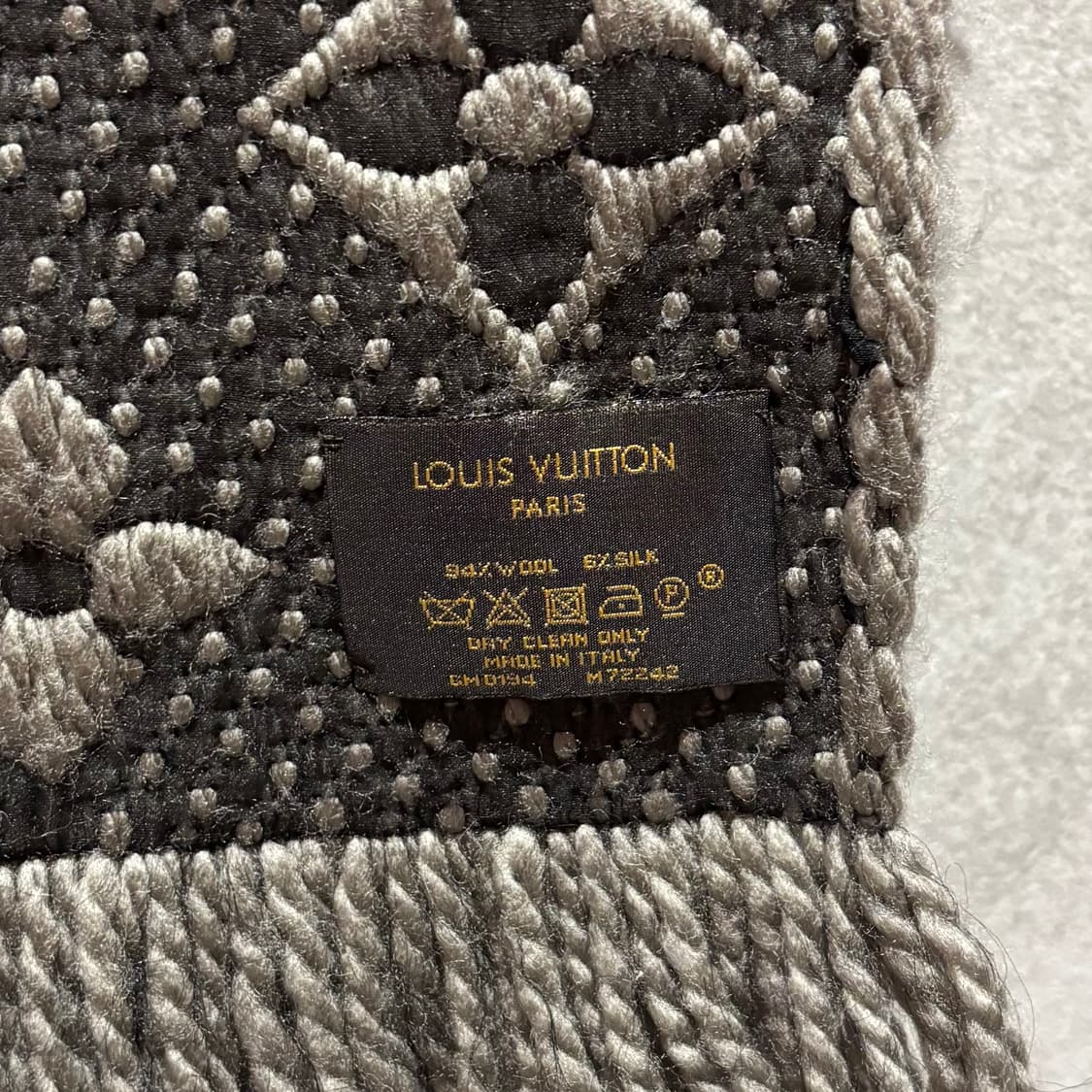 A+ / 루이비통 로고마니아 머플러 블랙 상품이미지2