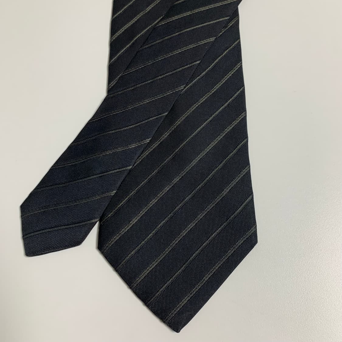 조르지오 아르마니(ARMANI) 블랙 스트라이프 명품넥타이 정장코디 A+ 상품이미지4