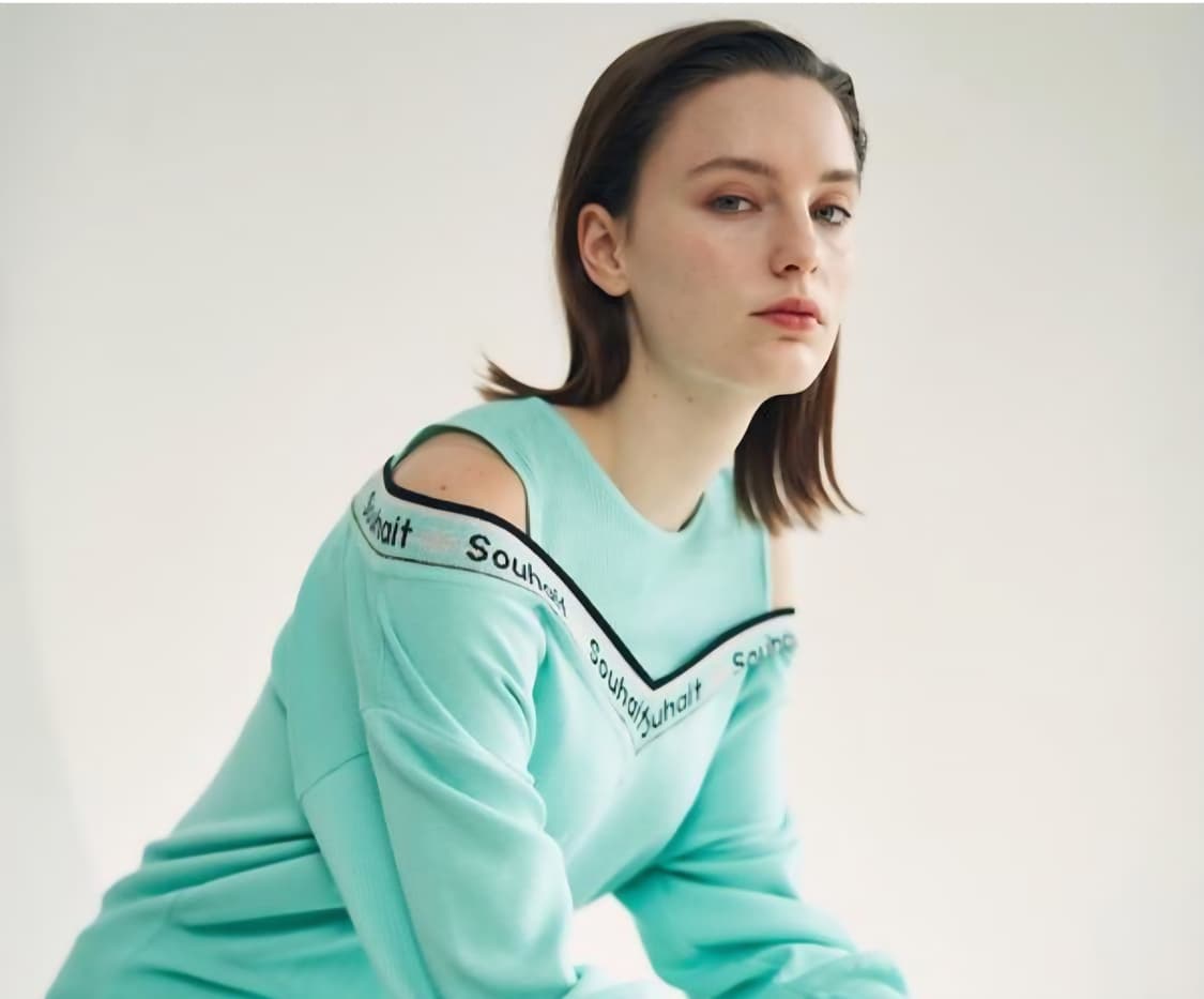 (새상품)에고이스트 레터링포인트 오프숄더 니트 상품이미지9