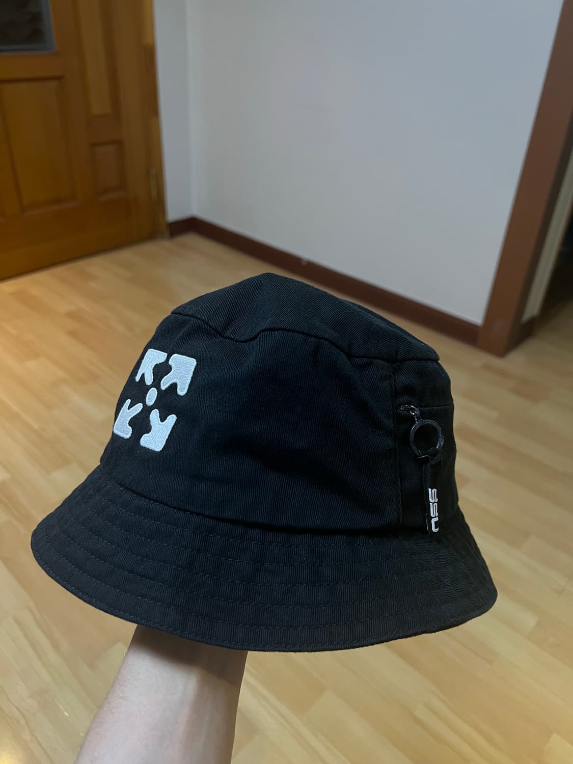 off white 버킷햇 상품이미지1