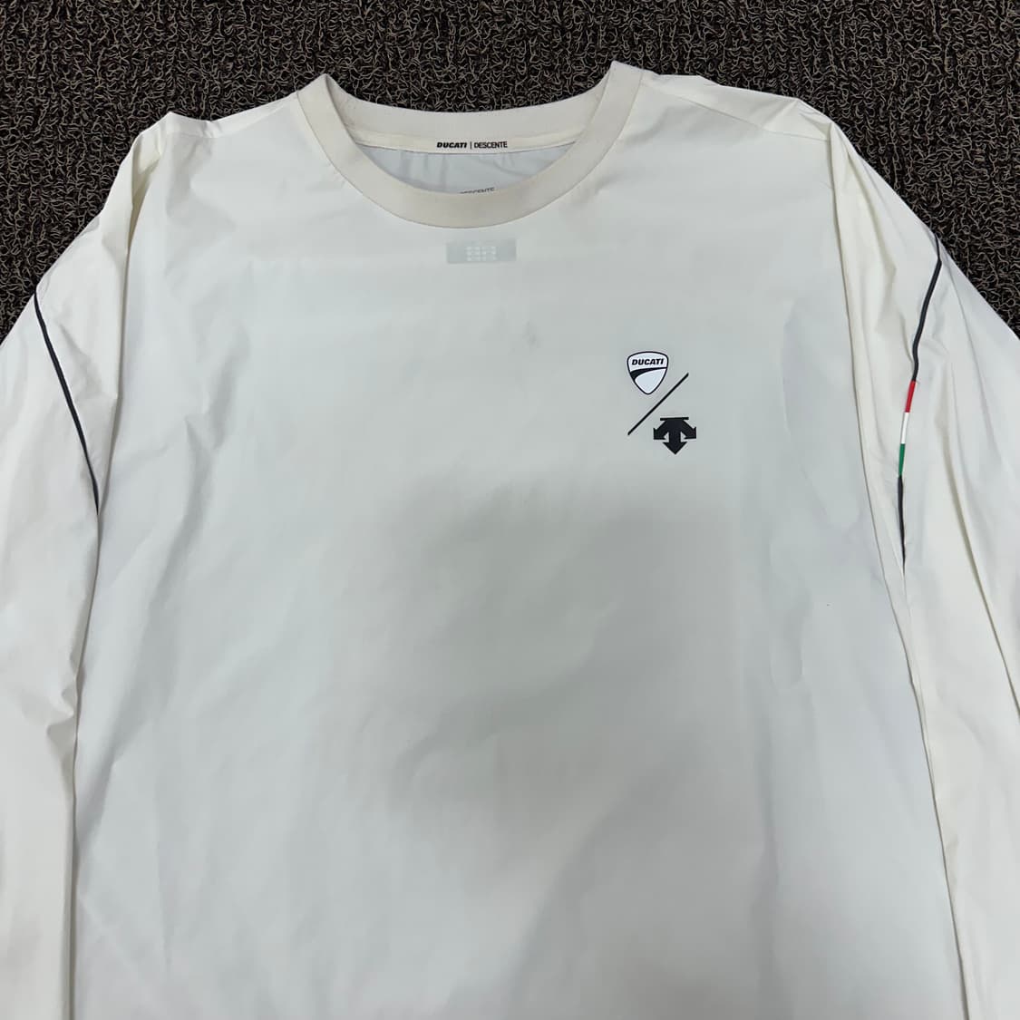 데상트 나일론 기능성 긴팔티셔츠 운동복 105(XL) 상품이미지2