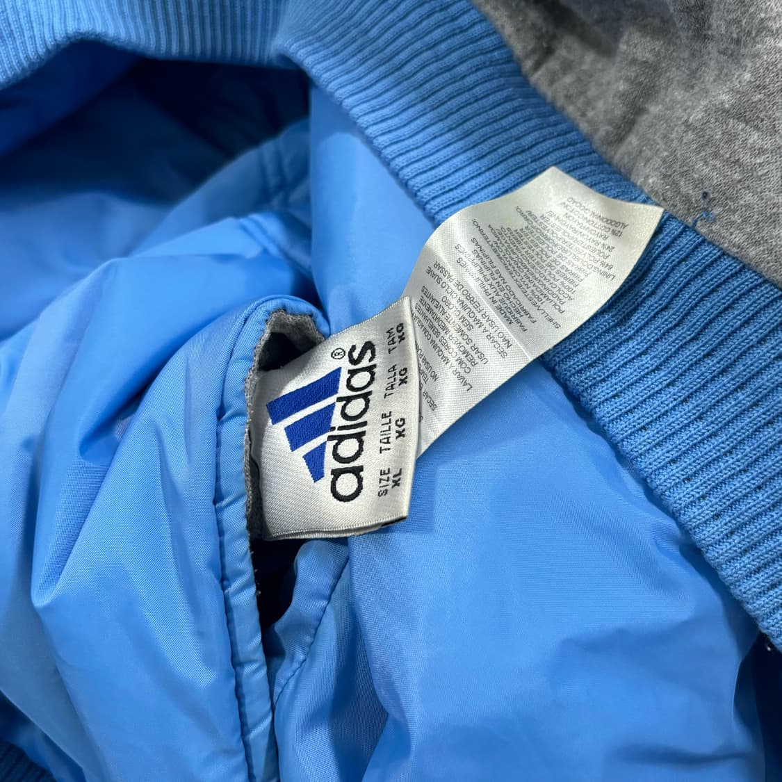 아디다스 리버서블 스펠아웃 백로고 누빔 점퍼 하늘색 상품이미지9
