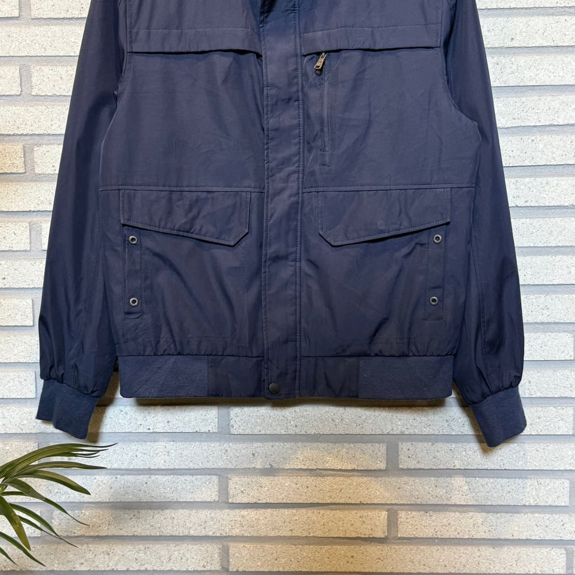 캘빈클라인 퍼포먼스 봄버자켓 유틸리티 포켓 디테일 네이비 상품이미지4