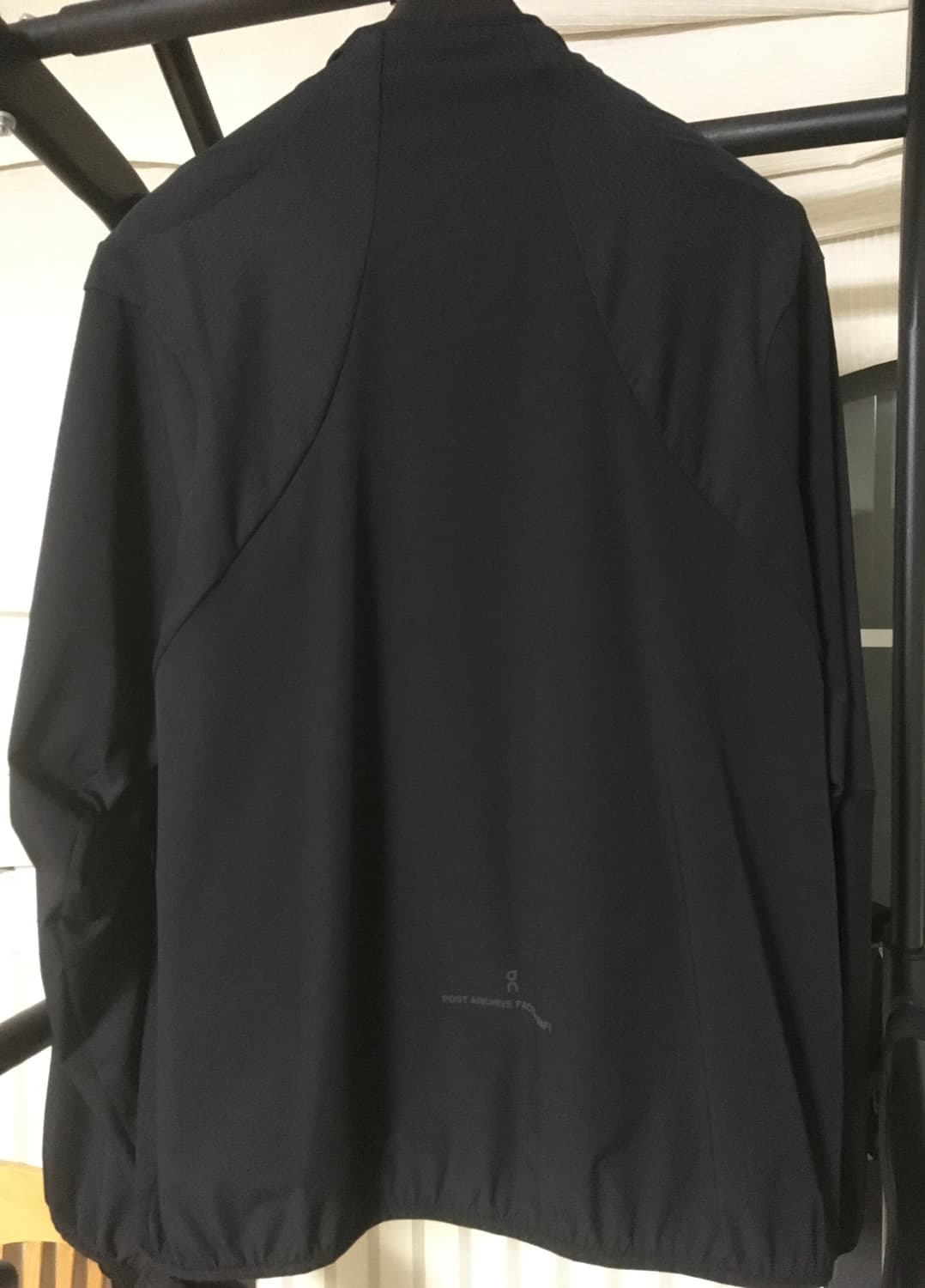 온러닝 파프 브레이커 바람막이 판매합니다 상품이미지4