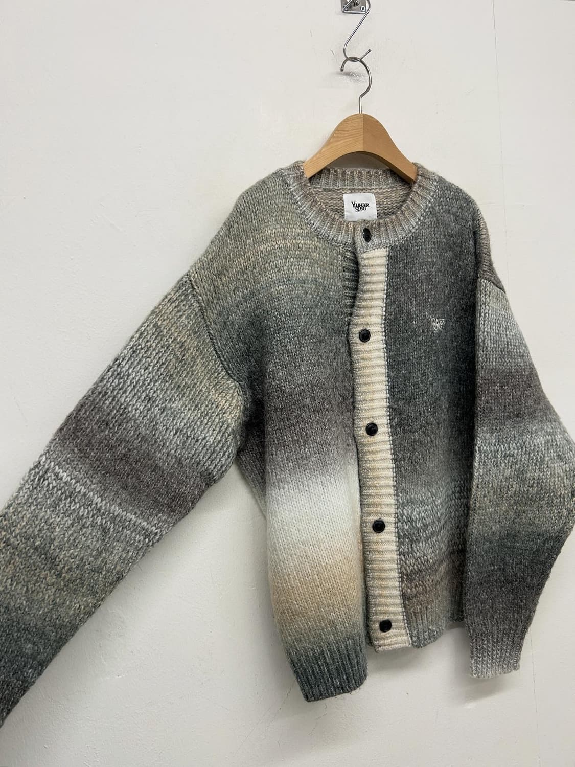 YoungerSong 영거송 라운드 그라데이션 가디건 상품이미지2
