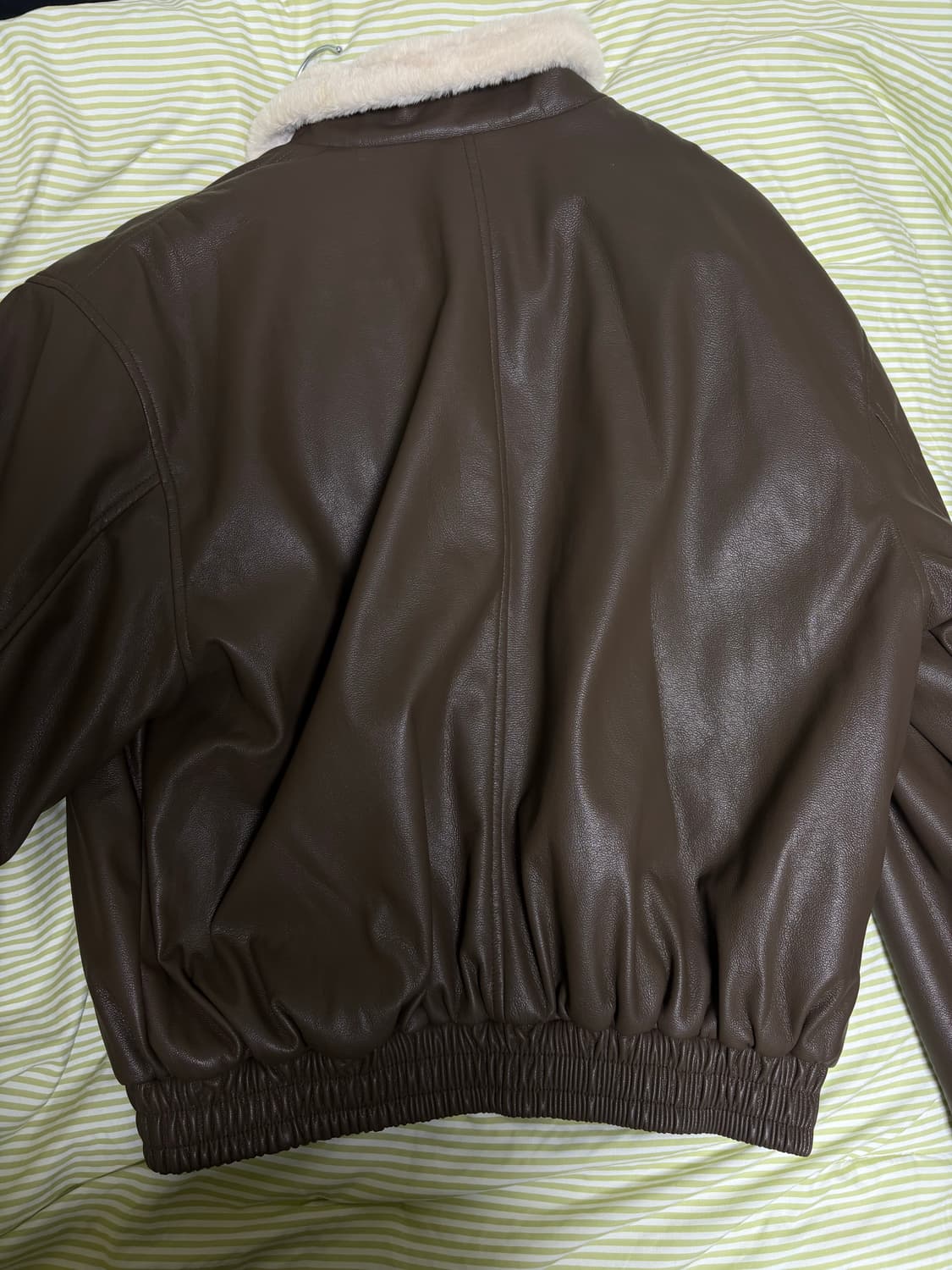 플레이스 스튜디오 비건 레더 무스탕 자켓 상품이미지6