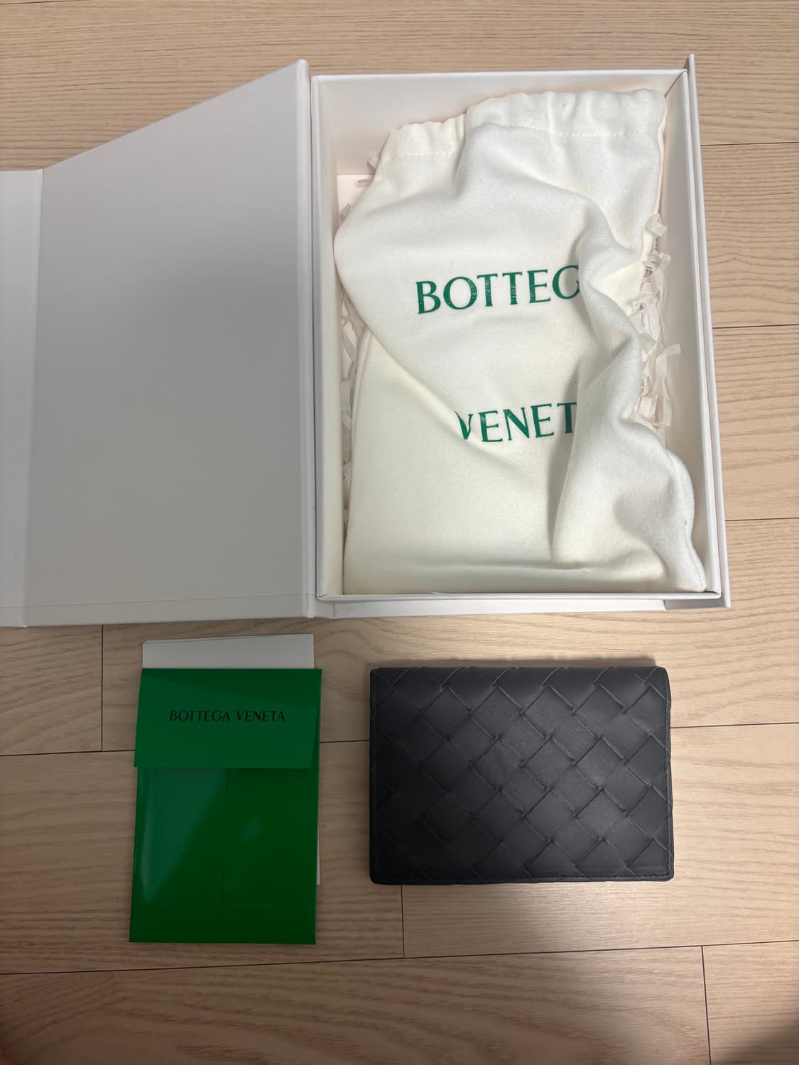보테가 베네타 인트레치아토 반지갑 새상품 상품이미지2