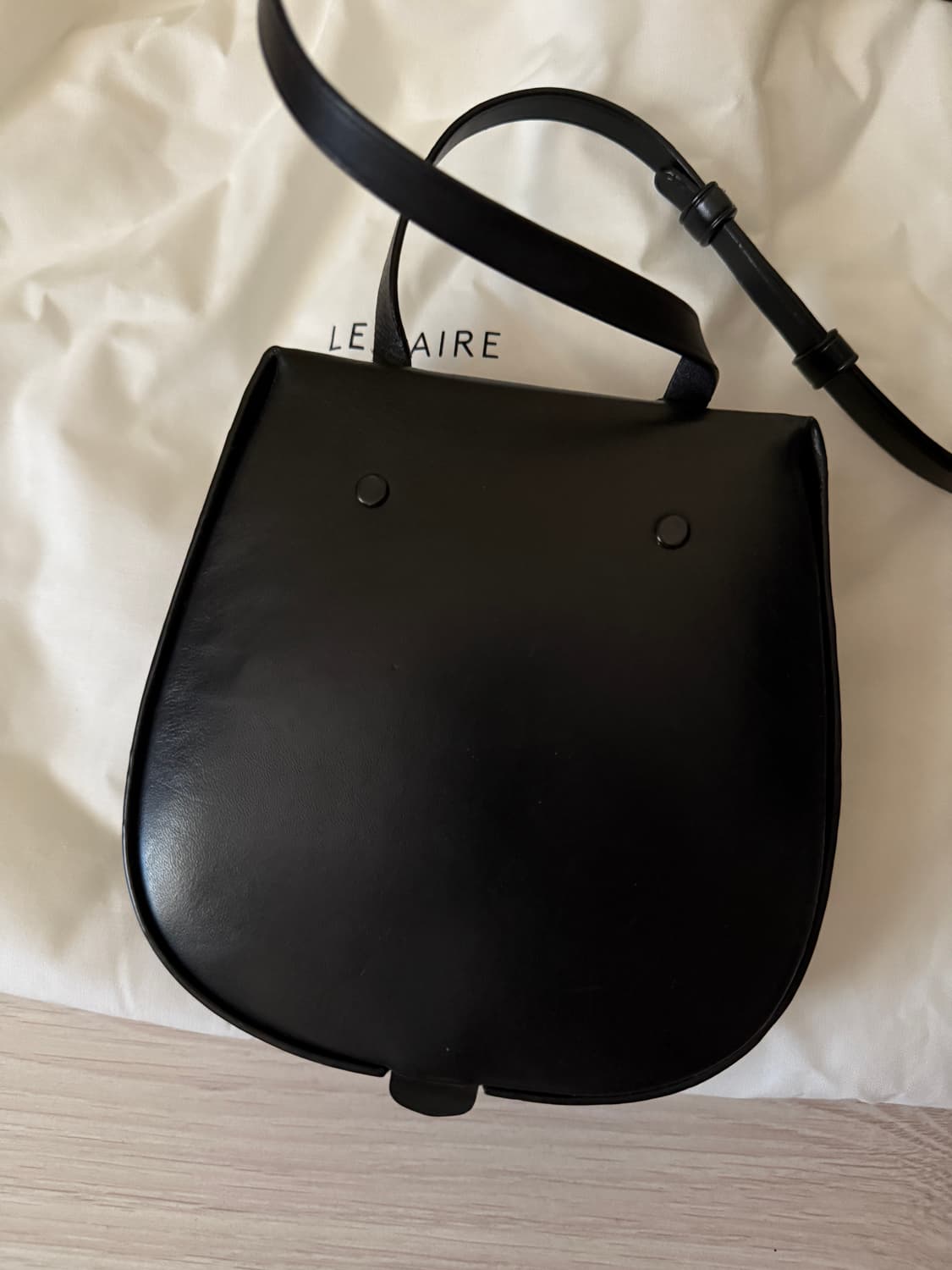 르메르 타코백 블랙 상품이미지3