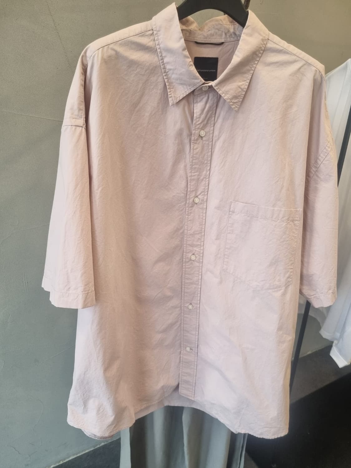 모이프 24ss 유니폼 하프셔츠 3 페일핑크 상품이미지1