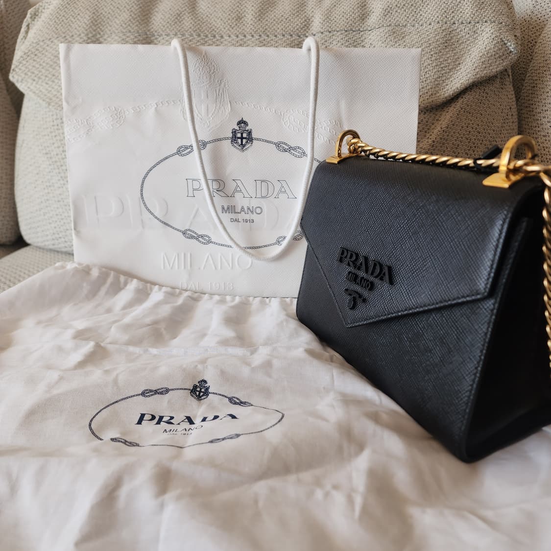 상태최상 프라다 모노크롬 사피아노 레더 체인 숄더백 1BD127 상품이미지10