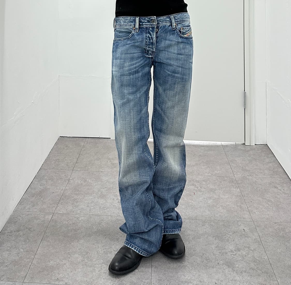 Diesel Distressed Indigo Bootcut Denim 상품이미지3