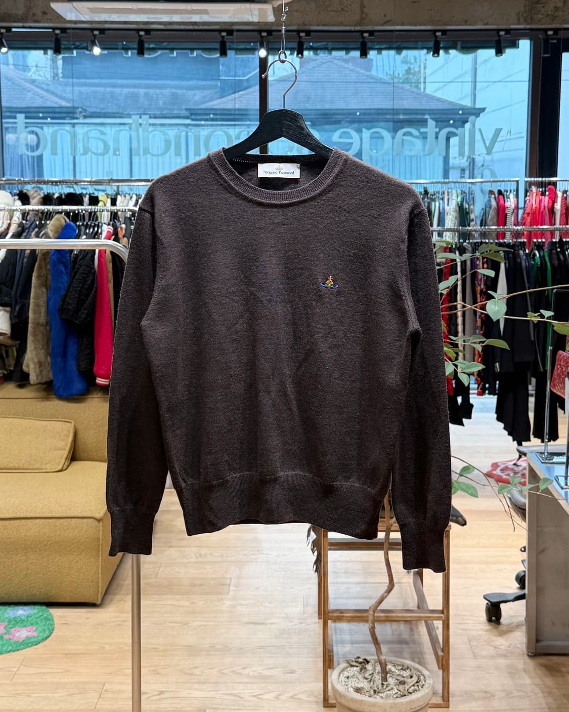 비비안 웨스트우드 브라운 orb자수 니트  상품이미지1