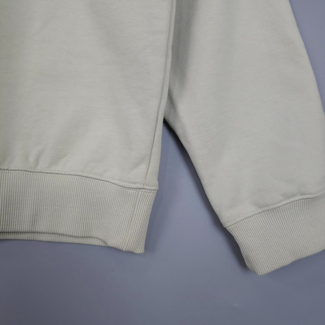 던스트 Dunst 유니섹스 모크넥 로고 크리즈 스웻셔츠 M 상품이미지3