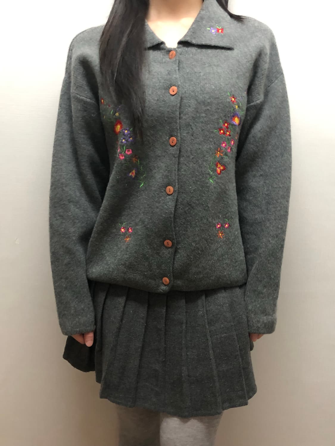 빈티지 그레이 플라워 자수 니트 가디건 상품이미지3