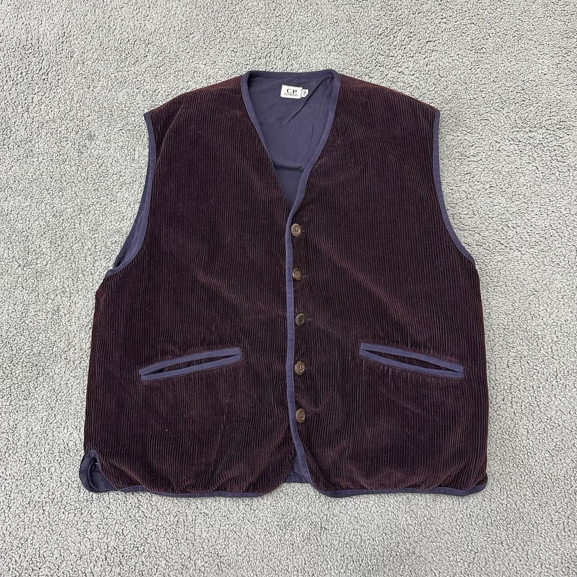 CP컴퍼니 코듀로이 버튼 베스트 56 상품이미지1
