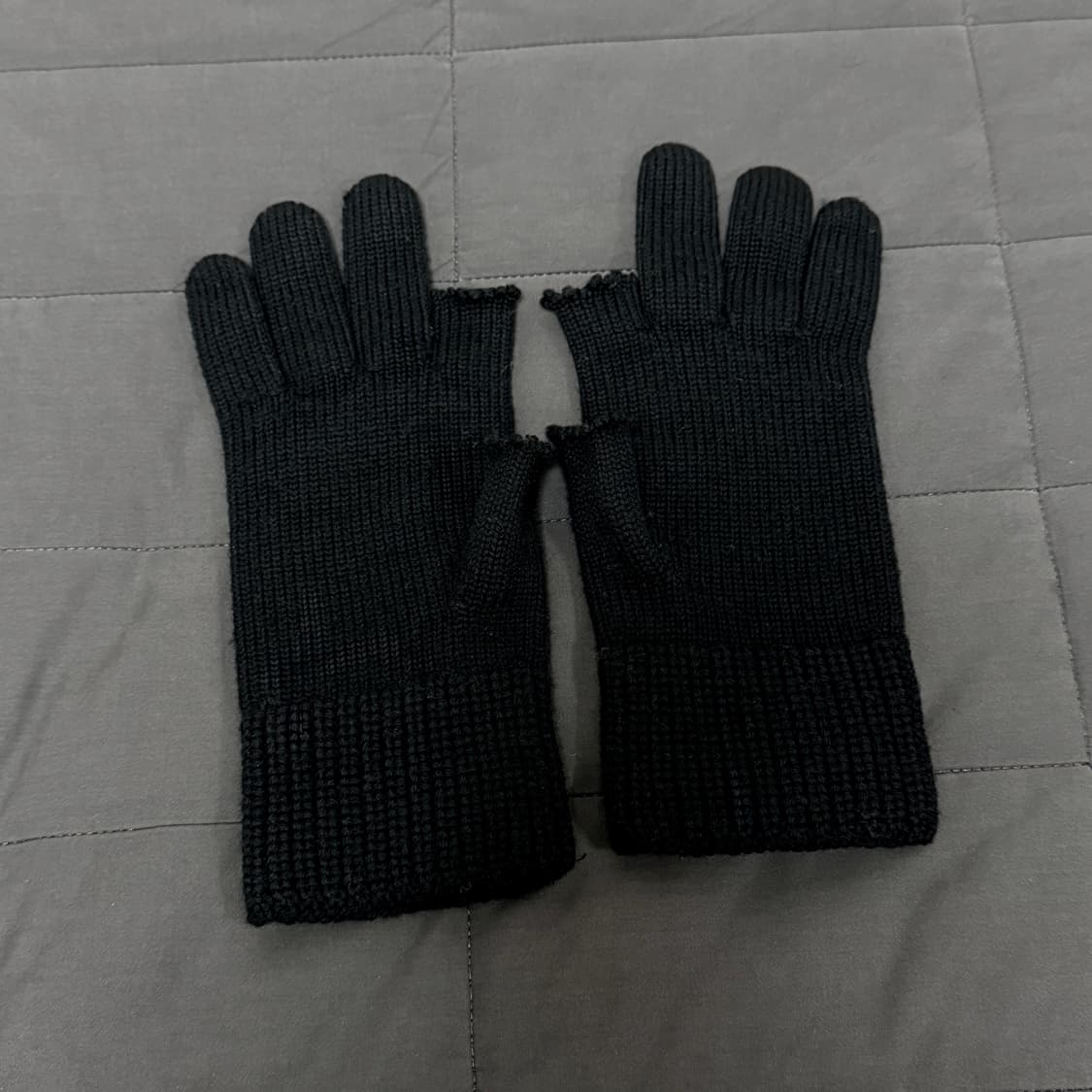 메종 마르지엘라 블랙 스티치 울 니트 장갑 상품이미지2