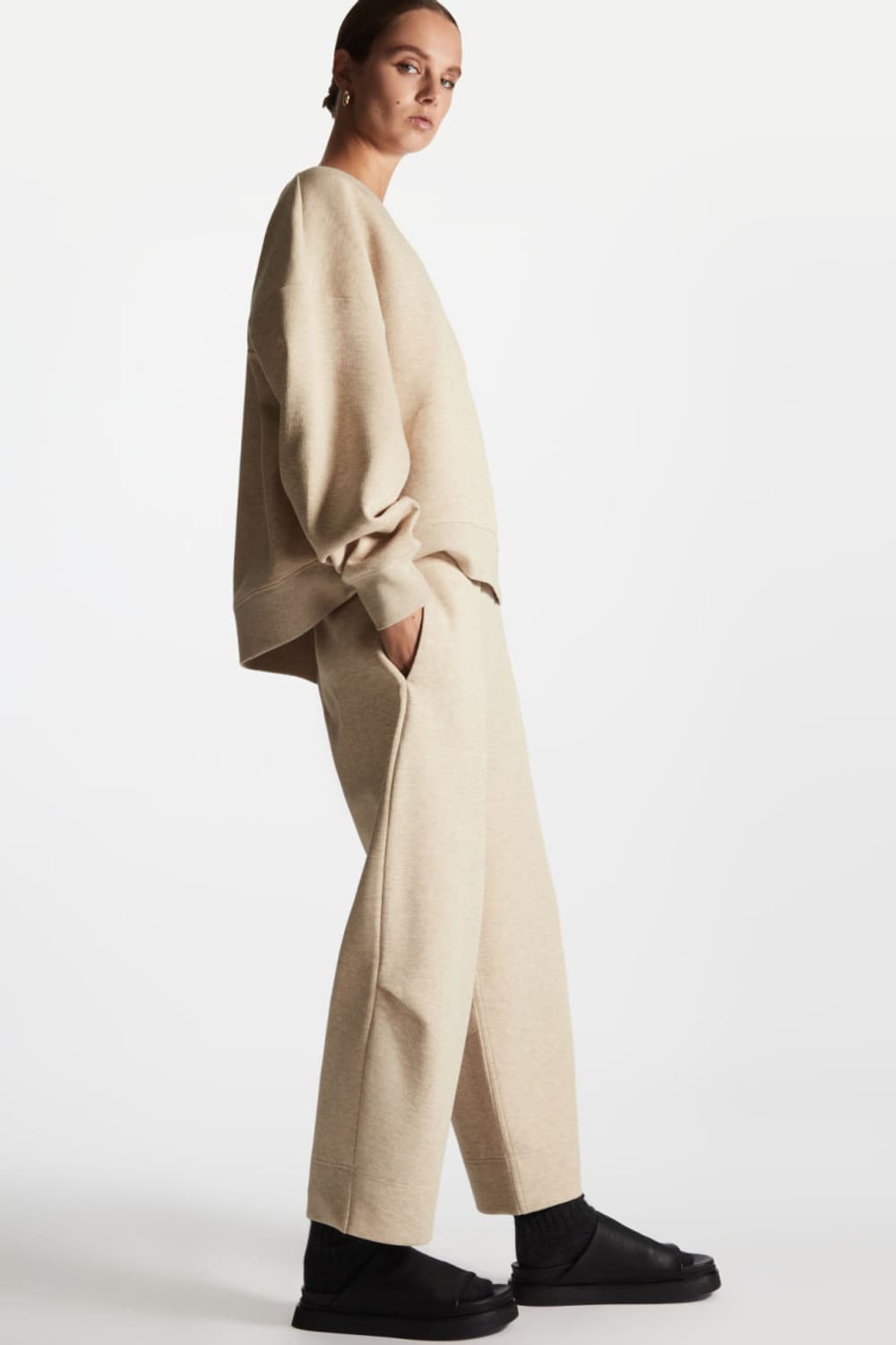 COS 코스 릴랙스드 핏 배럴 레그 조거 팬츠 상품이미지2