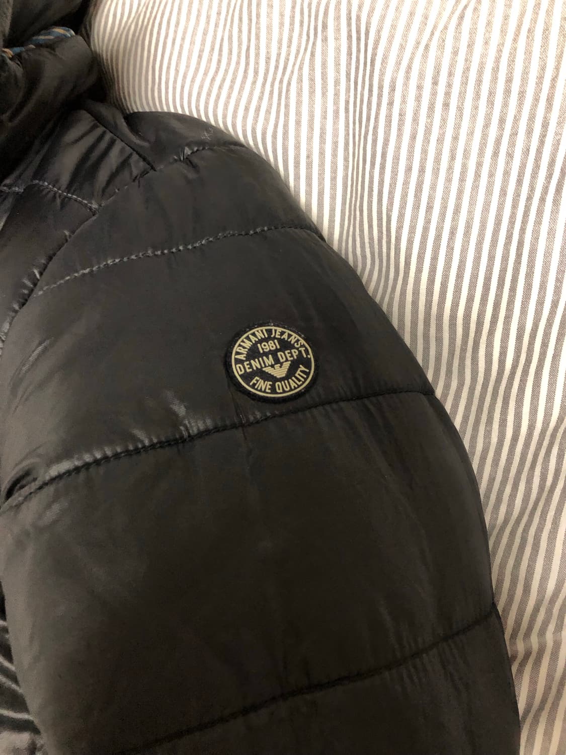 엠포리오 알마니 진스 리버시블 패딩 상품이미지3