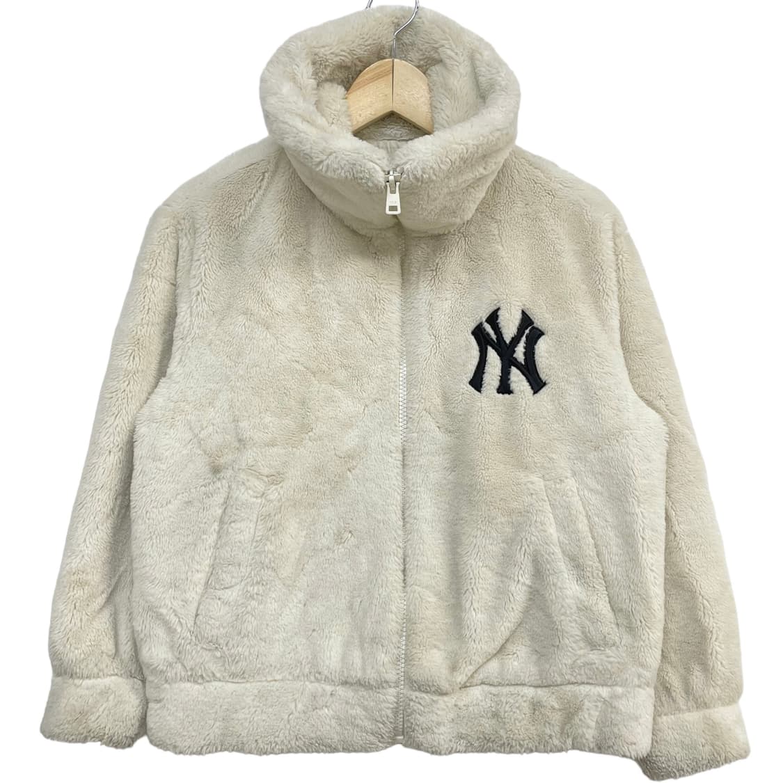 MLB 스탠드넥 양키즈 빅 로고 퍼 후리스 자켓 상품이미지2