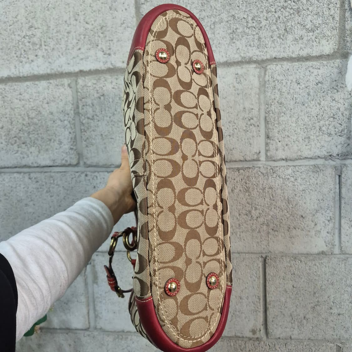 코치 시그니처 숄더백 상품이미지4