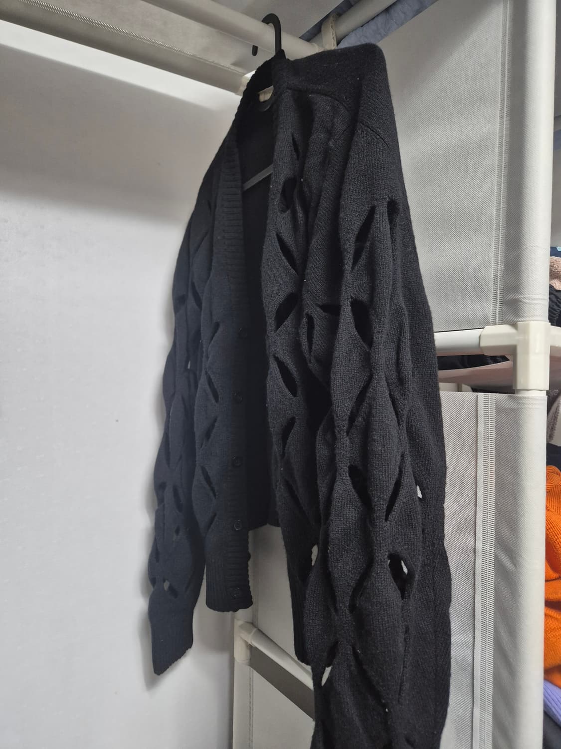 스테판쿡 22fw 슬래시 가디건 판매합니다. 상품이미지2