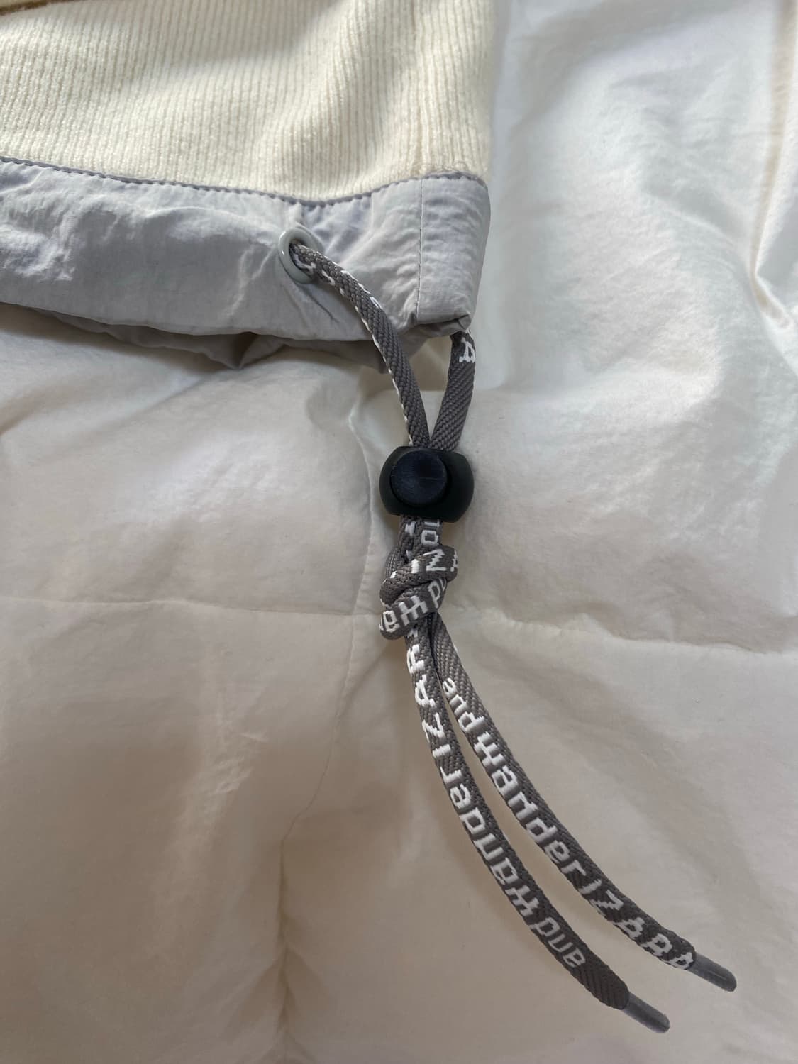 And wander X ZARA 앤드원더 자라 콜라보 맨투맨 S 아이보리 상품이미지3