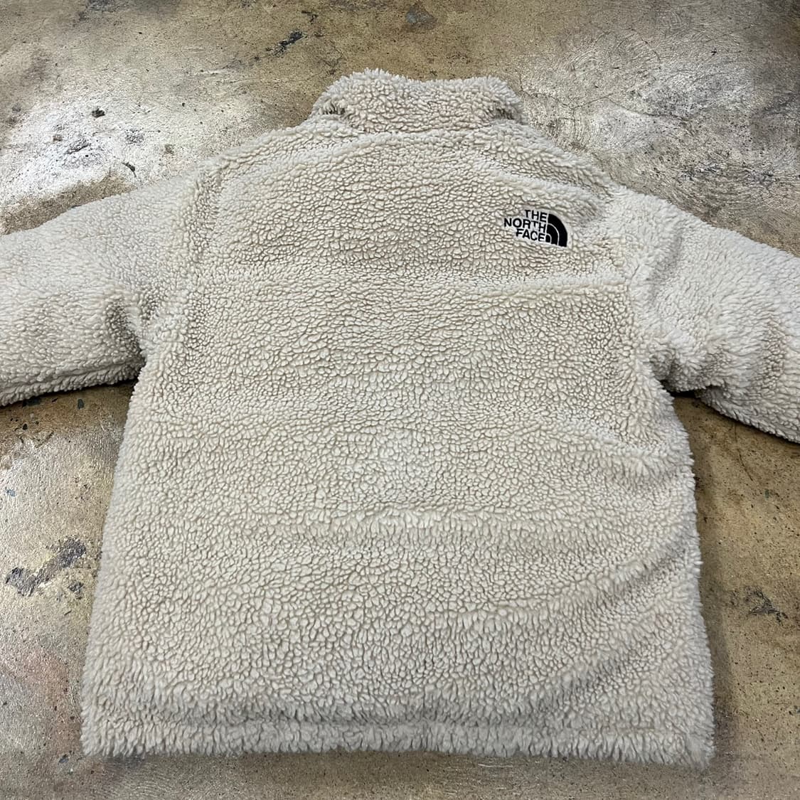 노스페이스 블랙 패딩 베이지 후리스 양면 리버시블  상품이미지4