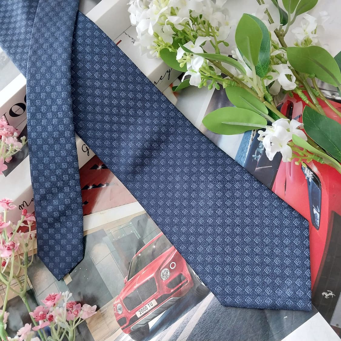 듀퐁 실크 네이비 로고 패턴 넥타이 8.7cm A+등급 K2169
 상품이미지3